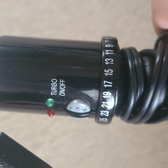 Conair instant heat curling iron, 1.25" - Picture 3 of 3